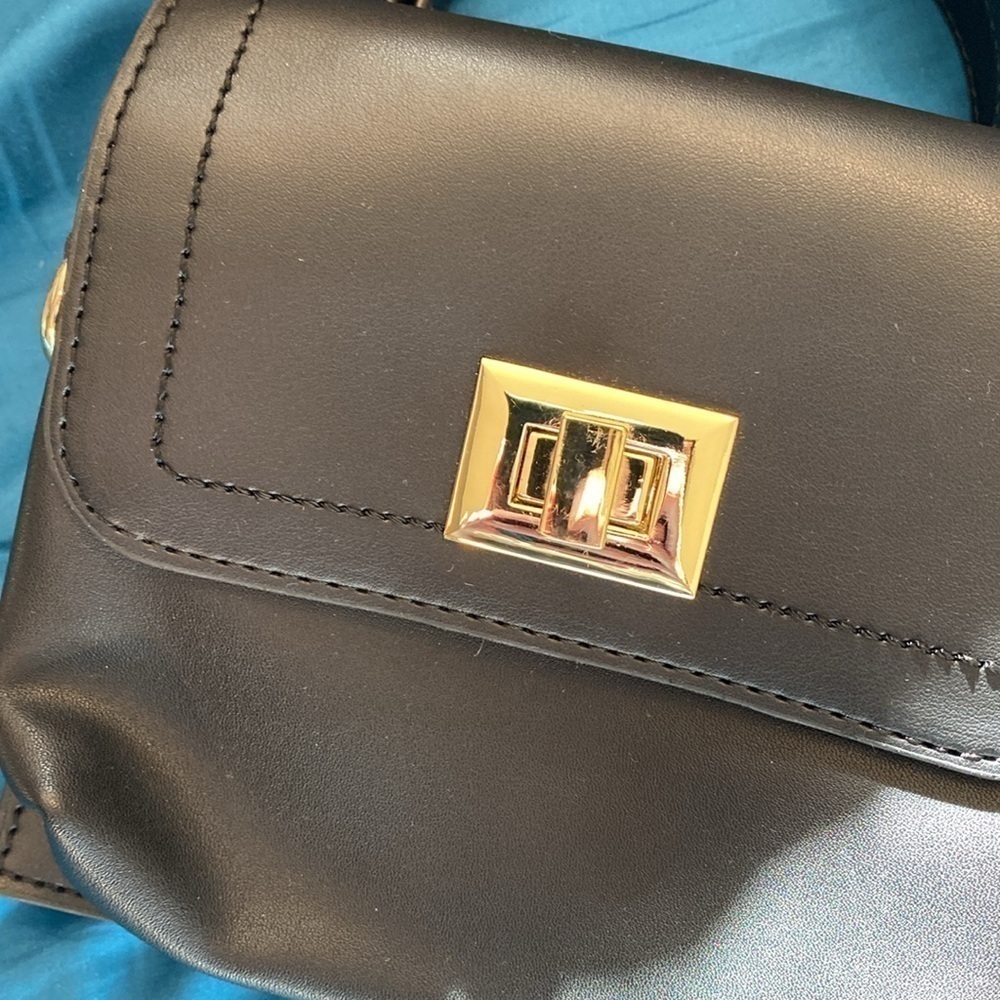 Steve Madden Black gold adjustable removable strap  Blexxy Crossbody Bag Purse - Picture 2 of 11